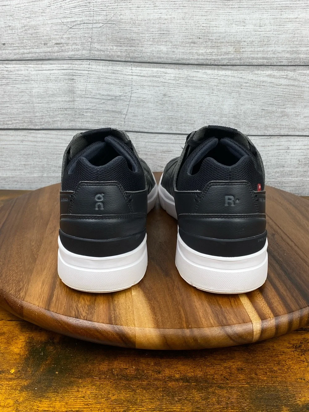 ON Running The ROGER Clubhouse Black White Tennis Shoe Men’s Sneaker Size 14